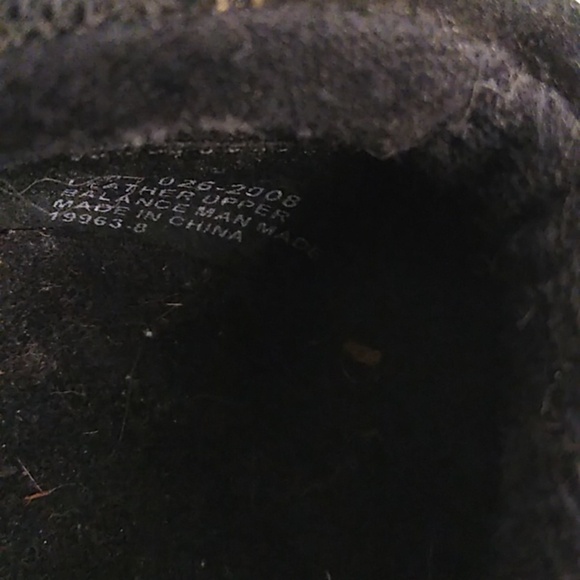 STRICTLY COMFORT SUEDE LEATHER UPPER, RUBBER SOLE, WALKING ATHLETIC SHOE - Picture 9 of 11